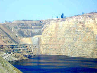 The Berkeley Pit open-pit copper mine at Butte, Montana, photographed in 1986