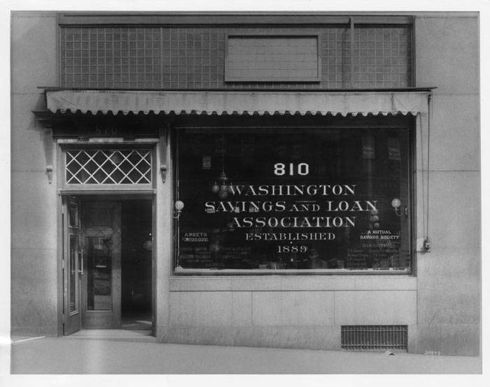 Entrance to the Washington Savings and Loan Association branch at 810 Second Avenue, Seattle, September 1914 — predecessor to Washington Mutual