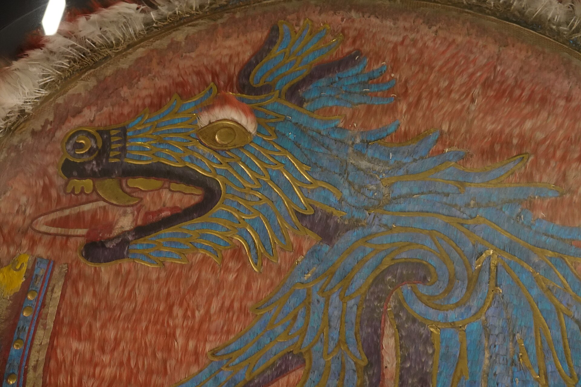 Aztec feather-mosaic shield (chimalli) depicting a plumed coyote, c. 1500, Weltmuseum Vienna