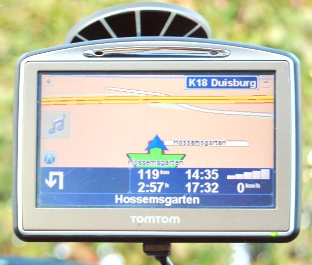 TomTom Go 720 portable automotive GPS navigation device